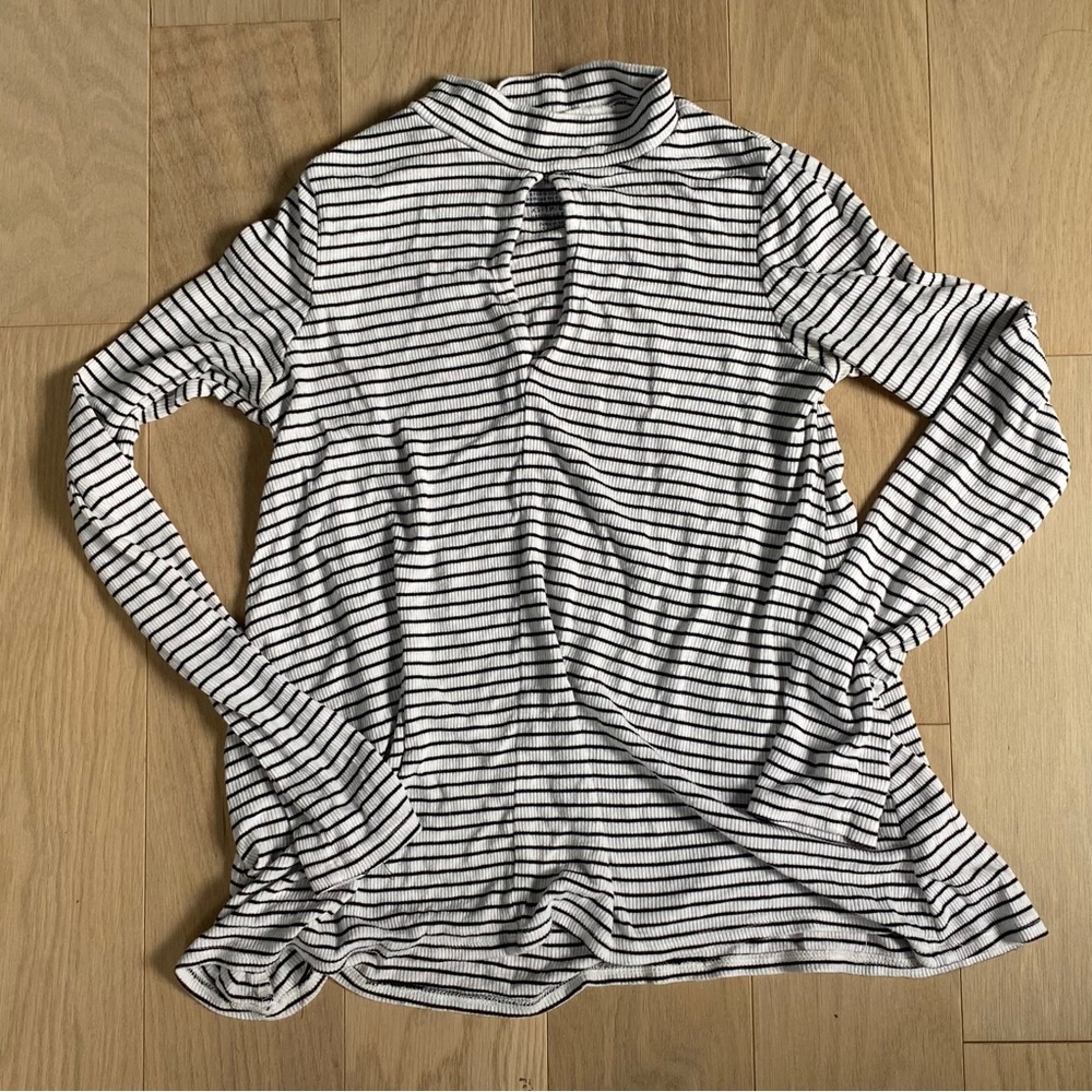 american eagle black/white stripe longsleeve, size XS